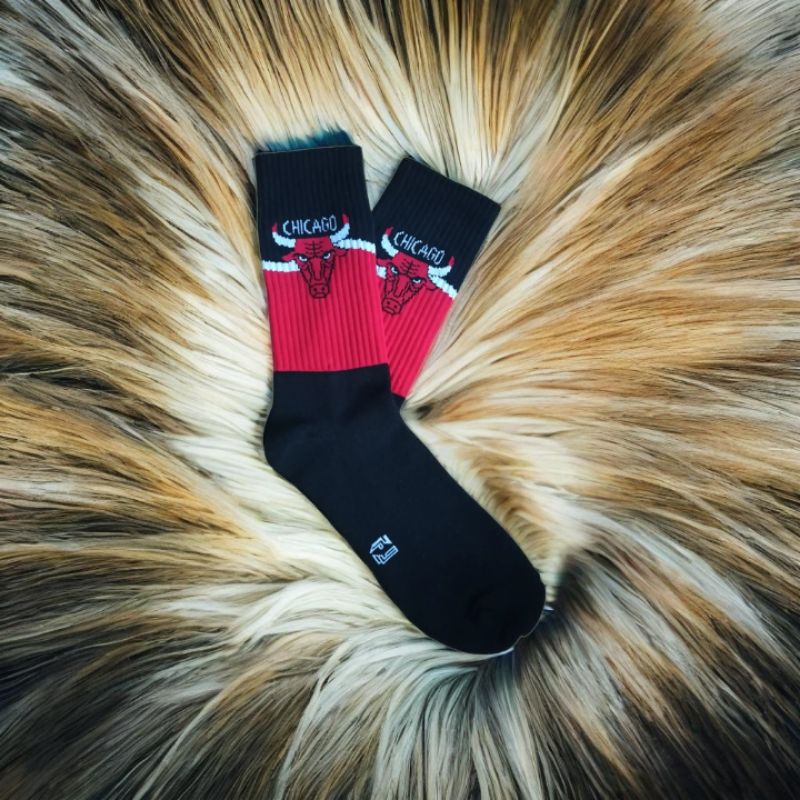 Kaos Kaki Oldschool Skate Motif Banteng Merah