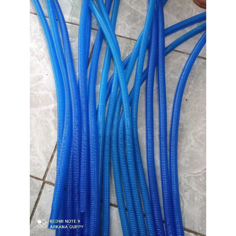 selang sepiral panjang akuarium / selang aquarium/ selang biru