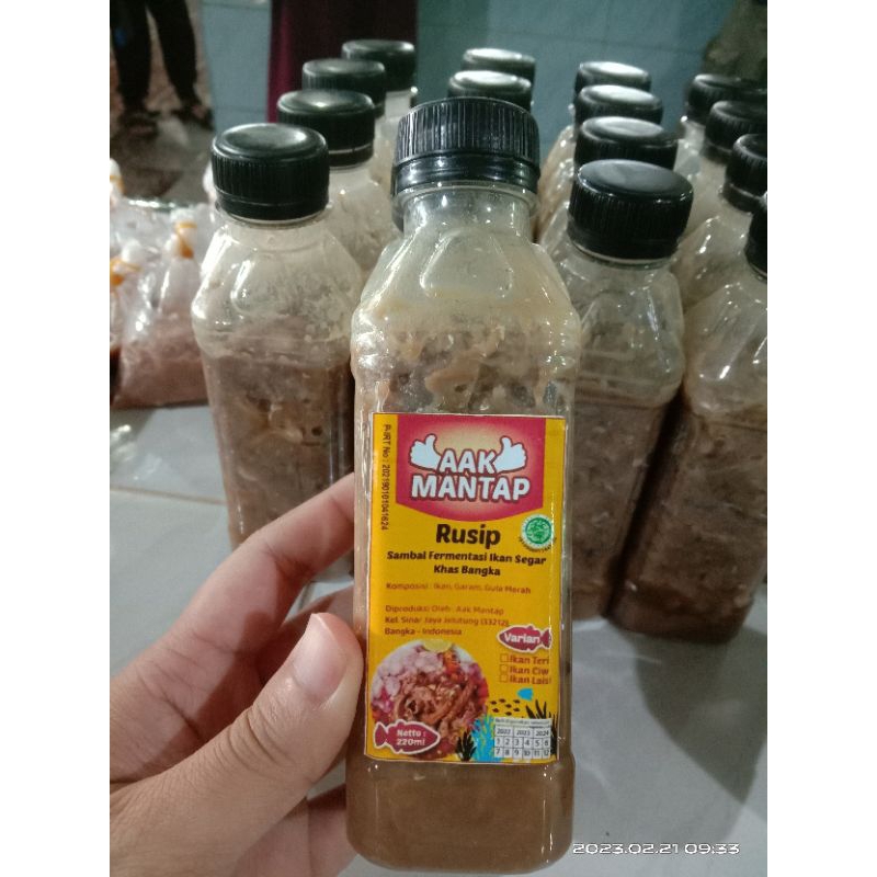 

Rusip AAK MANTAP dari PULAU BANGKA ikan bilis UKURAN ( ± 220 ml )