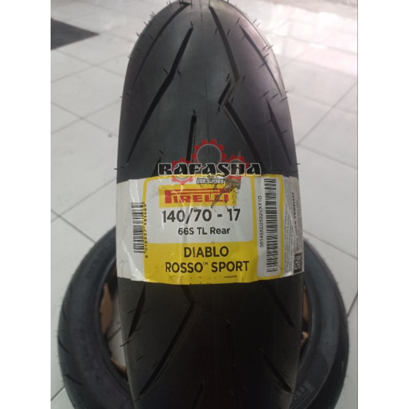 BAN PIRELLI UNTUK MOTOR SPORT 140/70-17