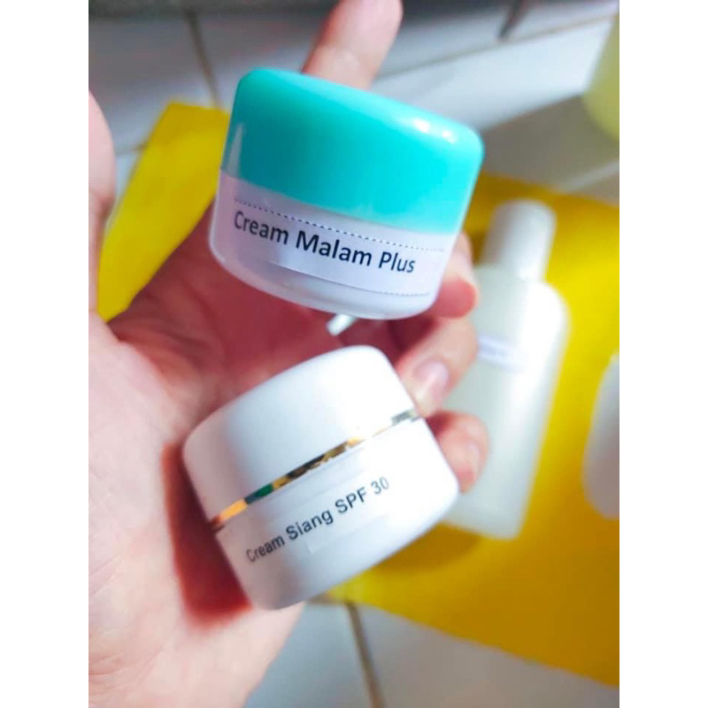 cream makam plus qc siang malam