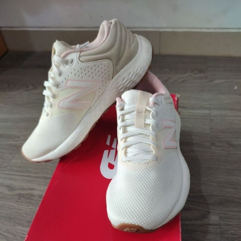 Sepatu New Balance W520MW7
