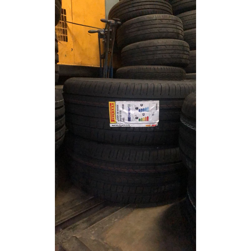 Ban 255/55 R18 Pirelli Scorpion Verde