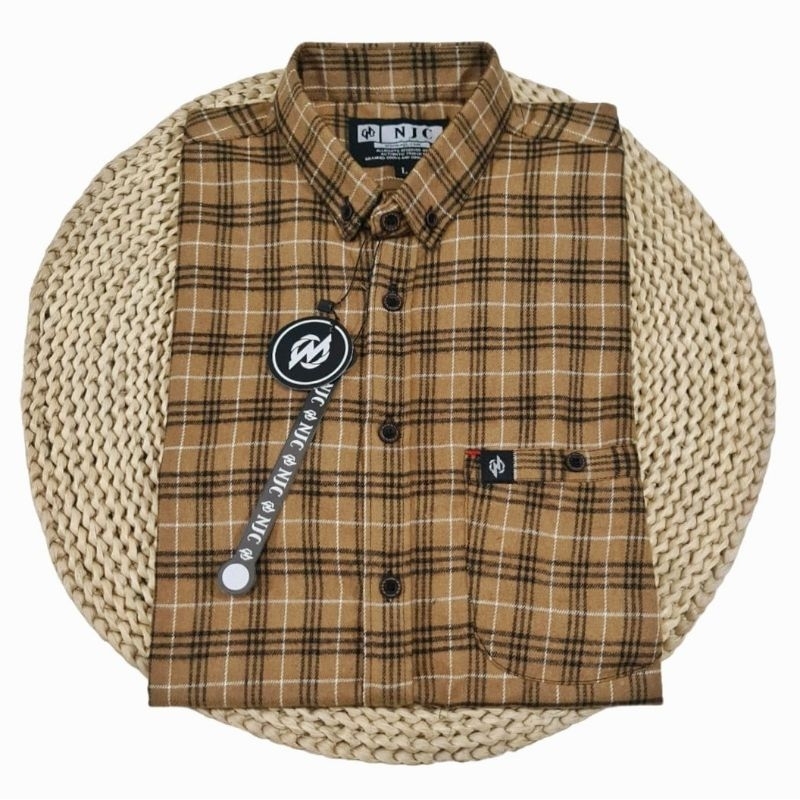 Kemeja flanel motif kotak kotak bergaris lengan pendek / bisa cod hem pria lengan pendek