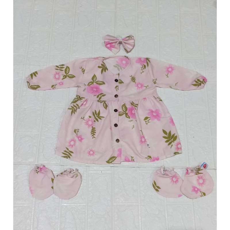 Dress Aqiqah Umur 0-6 bulan Bahan Katun Premium dilengkapi kaos tangan kaki bayi bandan Baby Newborn