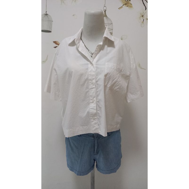 Kemeja Crop Putih Mistype Prelove