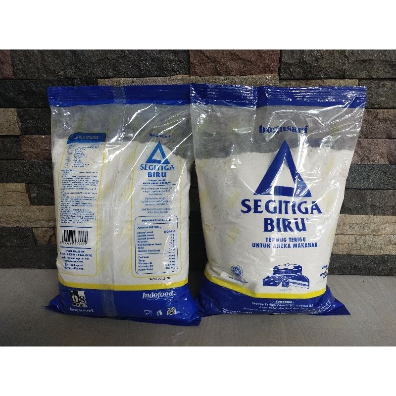 

TEPUNG TERIGU SEGITIGA BIRU 1KG