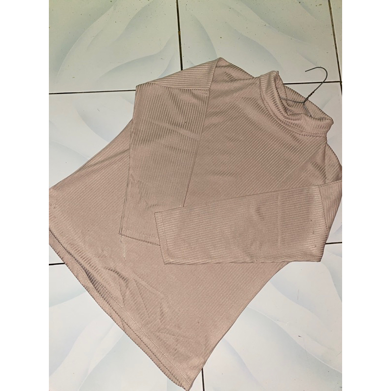 PRELOVED TURTLENECK