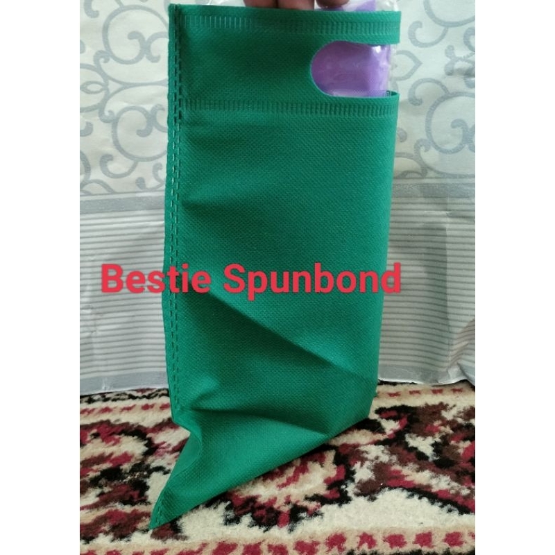 

Tas Spunbond Oval Pres 30×40 Harga per lusin(12pcs)