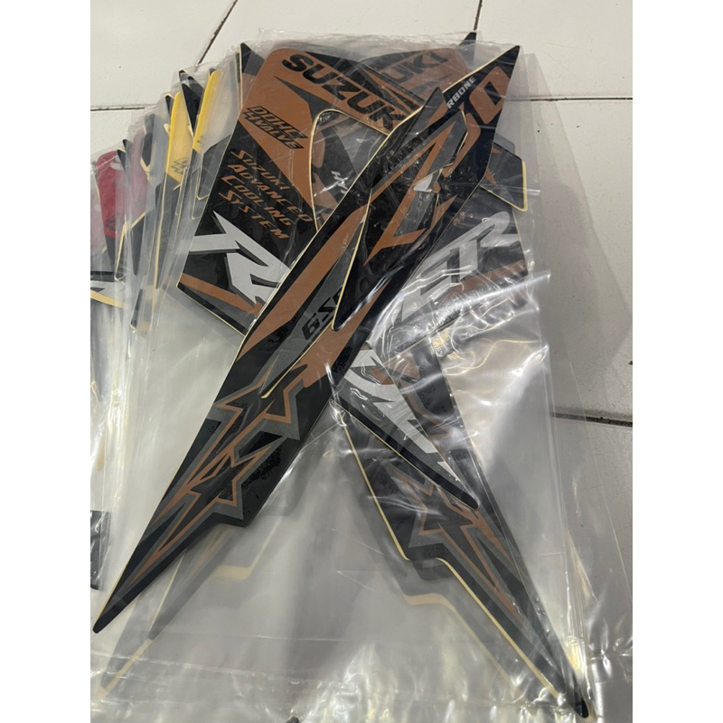 STIKER STRIPING VARIASI SATRIA FU FACELIFT RAIDER 2013 2014 2015 HITAM GOLD