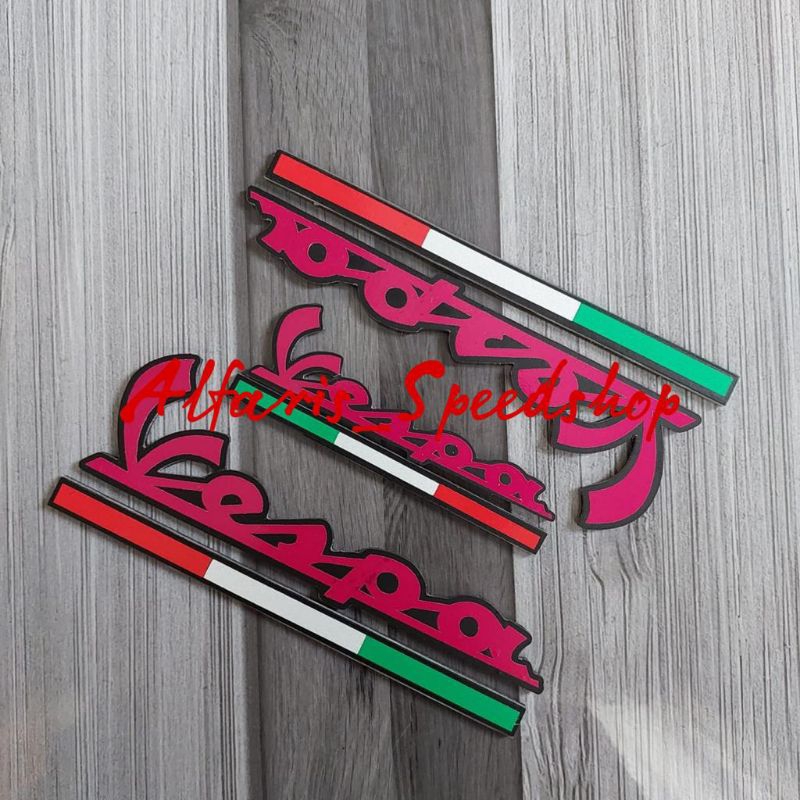 Emblem vespa logo vespa matic timbul 3D tebal 2ml 1 set kanan kiri depan + logo italy