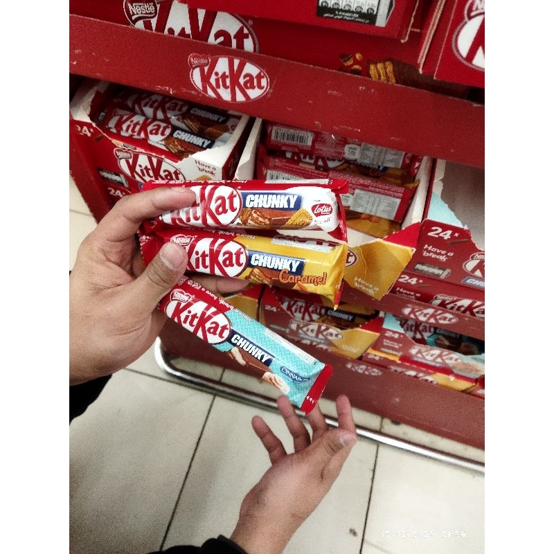 

Coklat Kitkat chocolate bar cokelat wafer chunky valentine import mesir (per pcs)