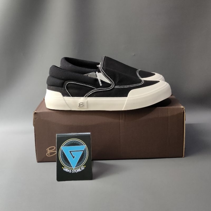 SEPATU CLOUD SLIPON BLACK WHITE BRAND LOKAL ORIGINAL HI BLACK/WHITE SLIP ON