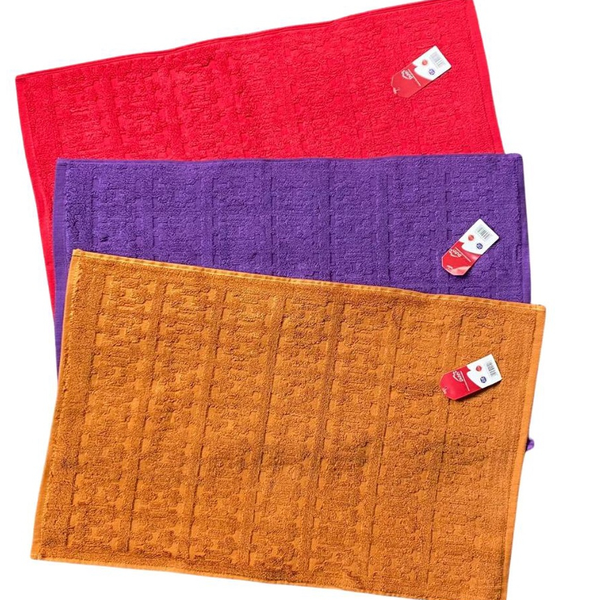 Keset MERAH PUTIH Bathmat Keset Handuk Kamar Mandi 40x65cm