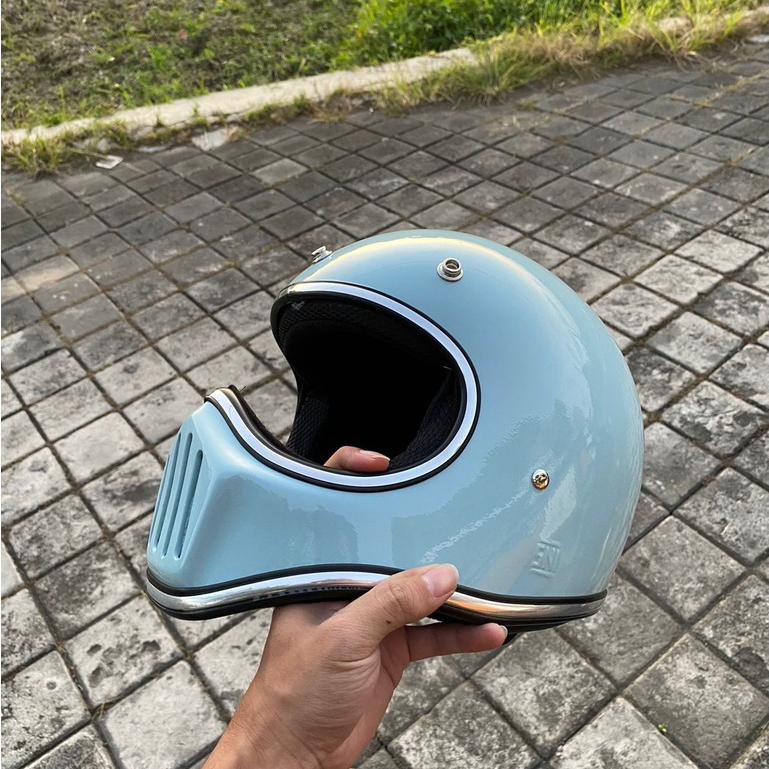 Helm cakil list chrome polos biru muda