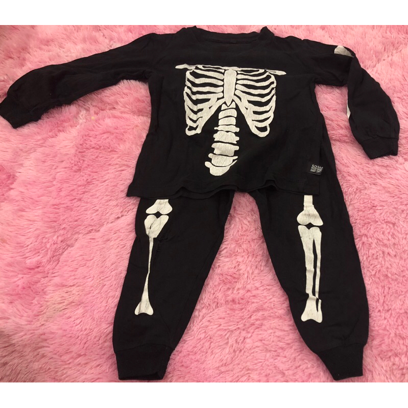 Preloved kids mate Baju Tidur skleton usia 2-3 tahun