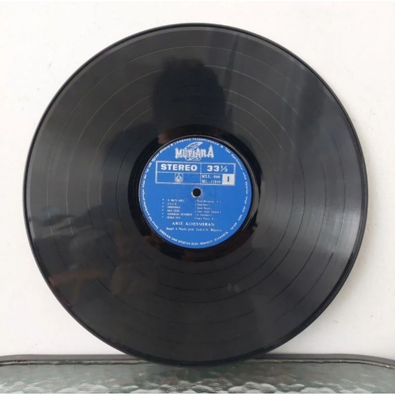 Vinyl Piringan Hitam 12 inch Arie Koesmiran-Simata Biru