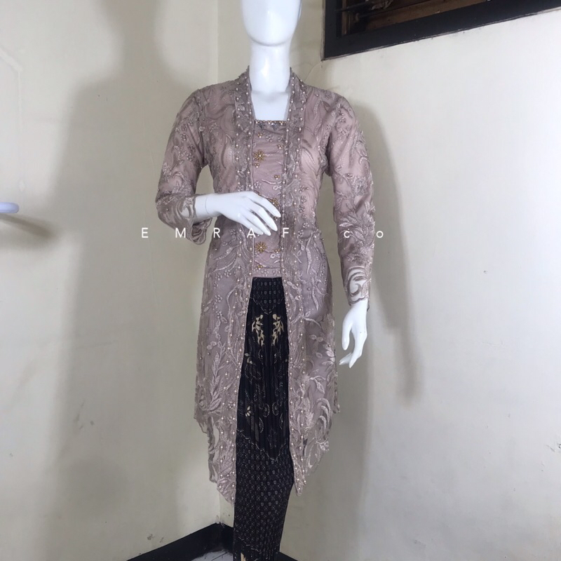 kebaya kutu baru / kebaya brokat / kebaya modern