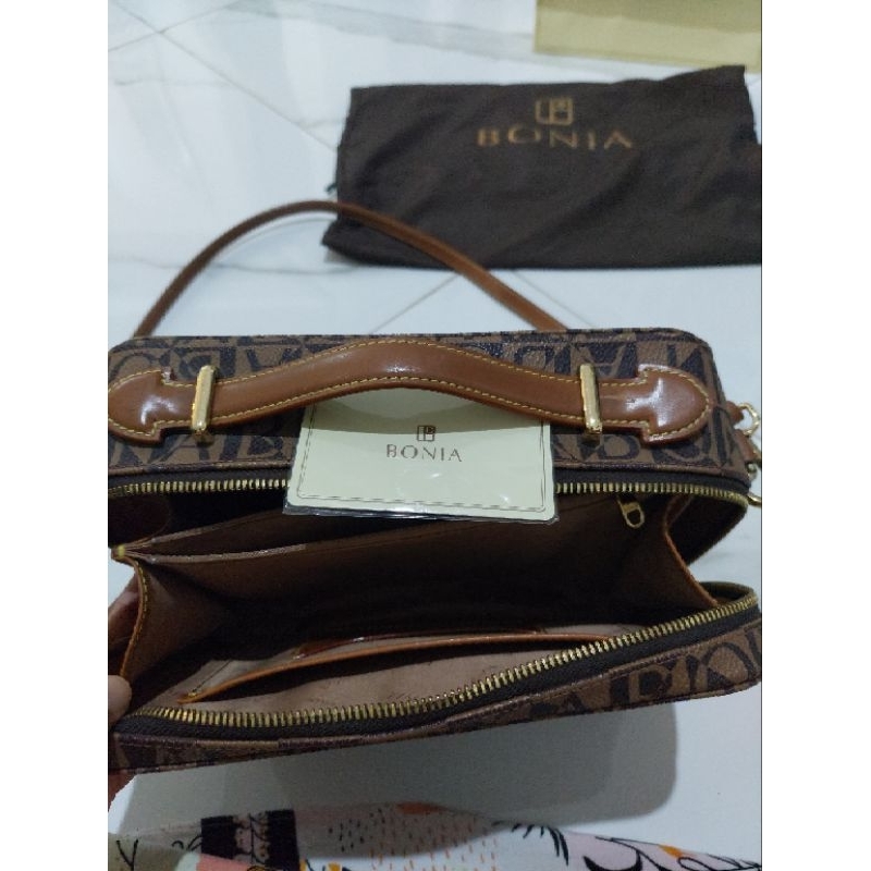 preloved tas branded BONIA original kolpri jarang pakai masih mulus kaya baru