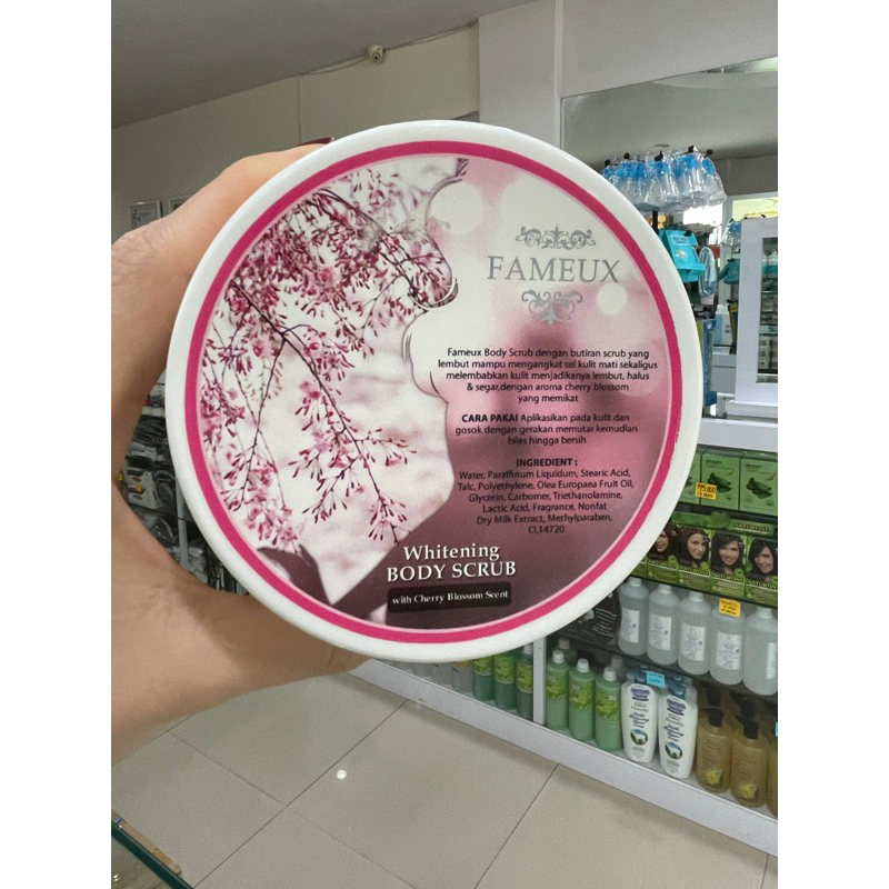 Fameux Whitening Body Scrub With Cherry Blossom Scent 250gr