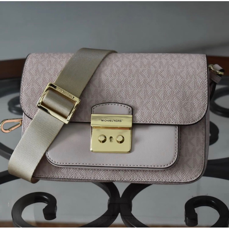 MK SLOAN EDITOR MEDIUM FLAP MESENGGER DK POWDER BLUSH