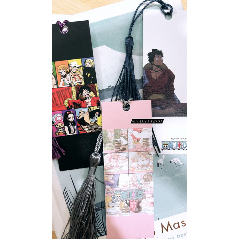 

PEMBATAS BUKU ONE PIECE