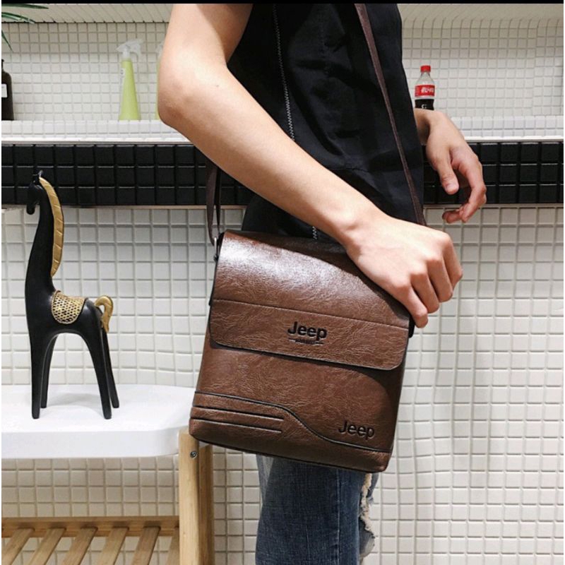 TAS SELEMPANG PRIA JEEP ( COKLAT TUA )
