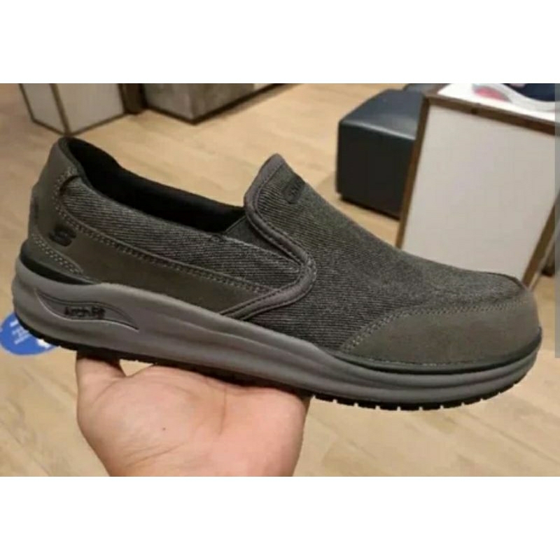 SKECHERS ARCH FIT MELO RANSTON SLIP ON BLACK SIZE 40 ONLY MEN ORIGINAL BY SPORT STATION