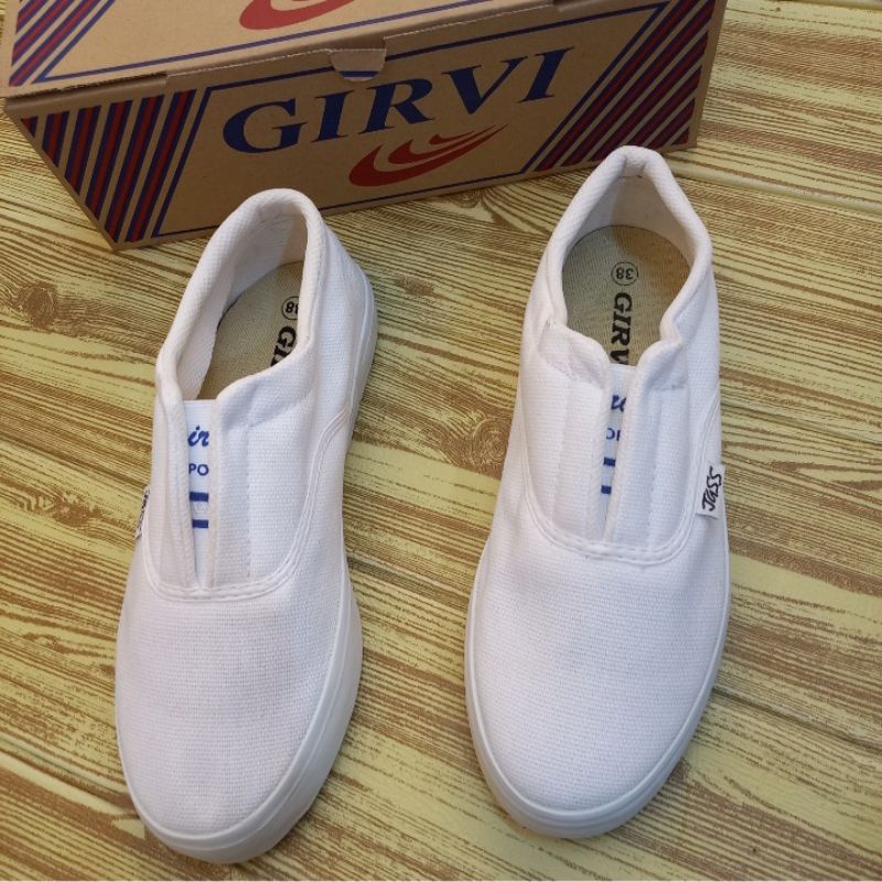 sepatu  girvi putih