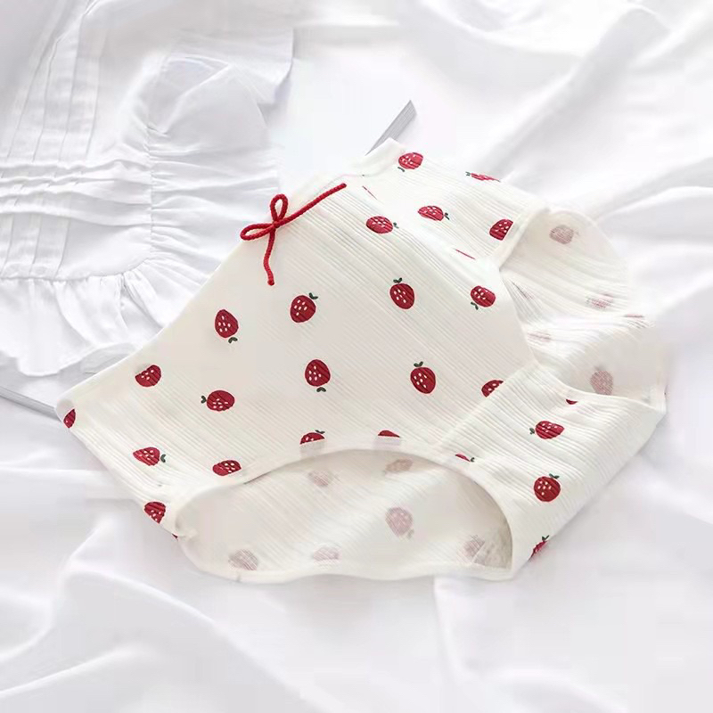 Celana Dalam Wanita Motif Strawberry