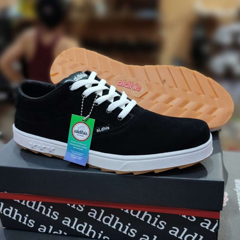 Sepatu Putih Pria Sneakers Laki Laki Dewasa Original Asli Aldhis W210 Sneaker Cowok Terbaru Buat Gaya dan Jalan jalan