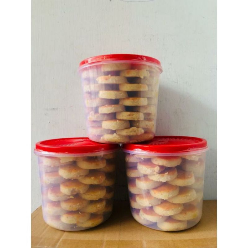 

Kue kacang 1 toples kucang toples