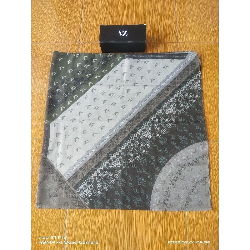 Vivi zubedi scarf nayara olive preloved