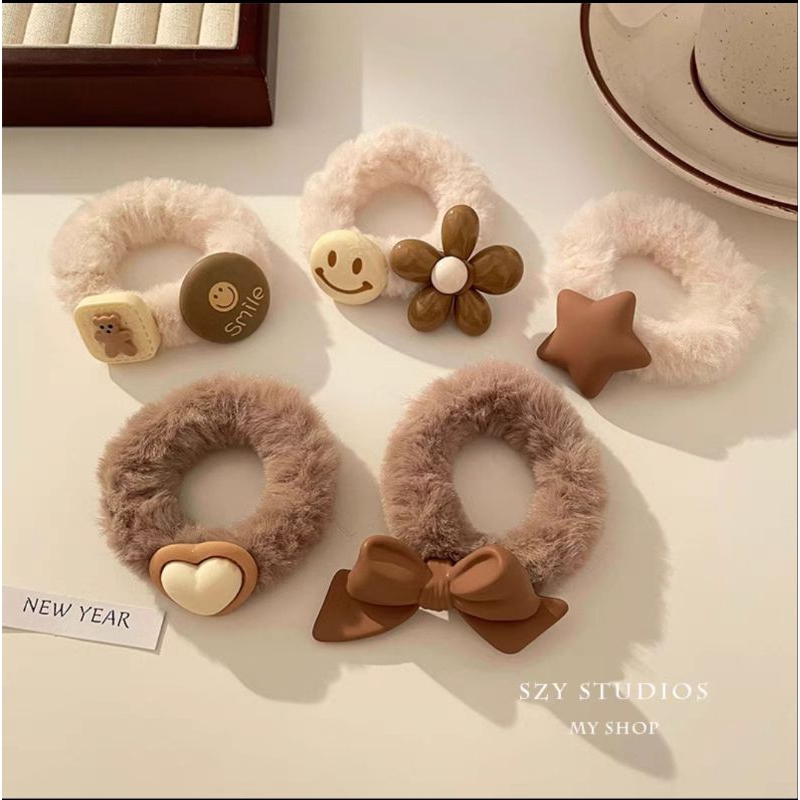 Ikat Rambut Bulu Model Korean Style Kuncir Bulu Halus Aksen Boneka Karakter / Ikat Rambut Ponytail Anak Korean Faux Fur Hair Ties