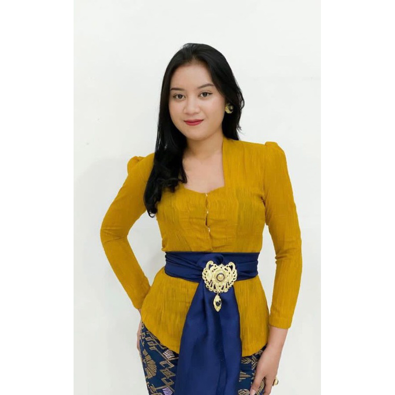 Set kebaya jadi air mata