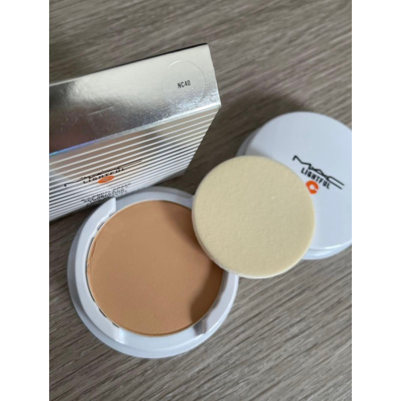 Mac lightful c+ coral grass (NC40)