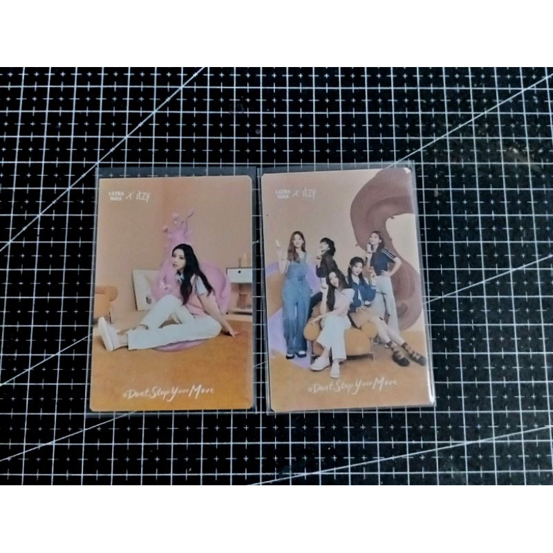 photocard ultramilk itzy group and yuna