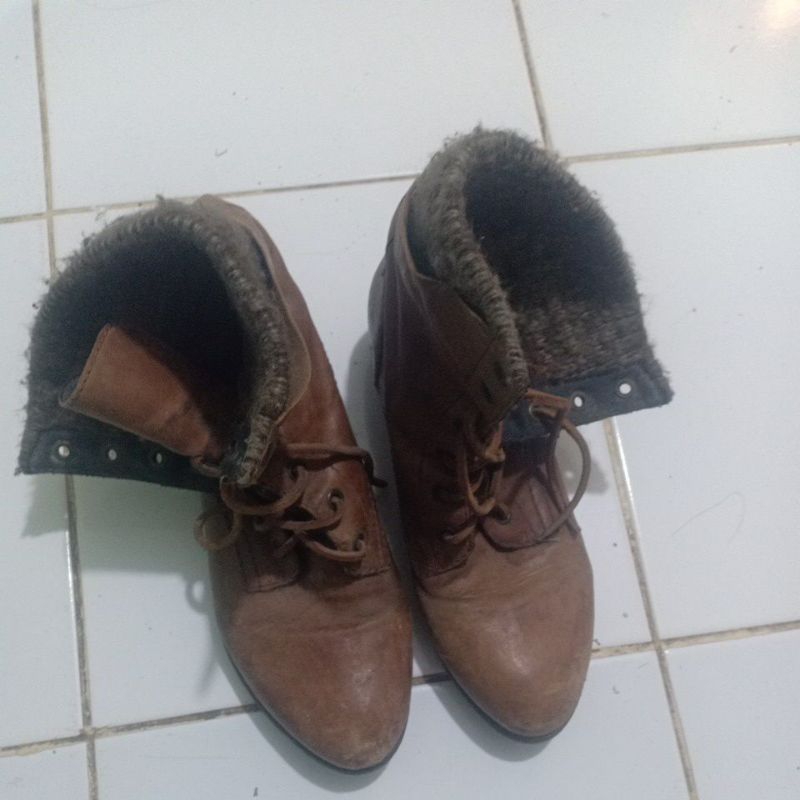 sepatu boots Gosh preloved