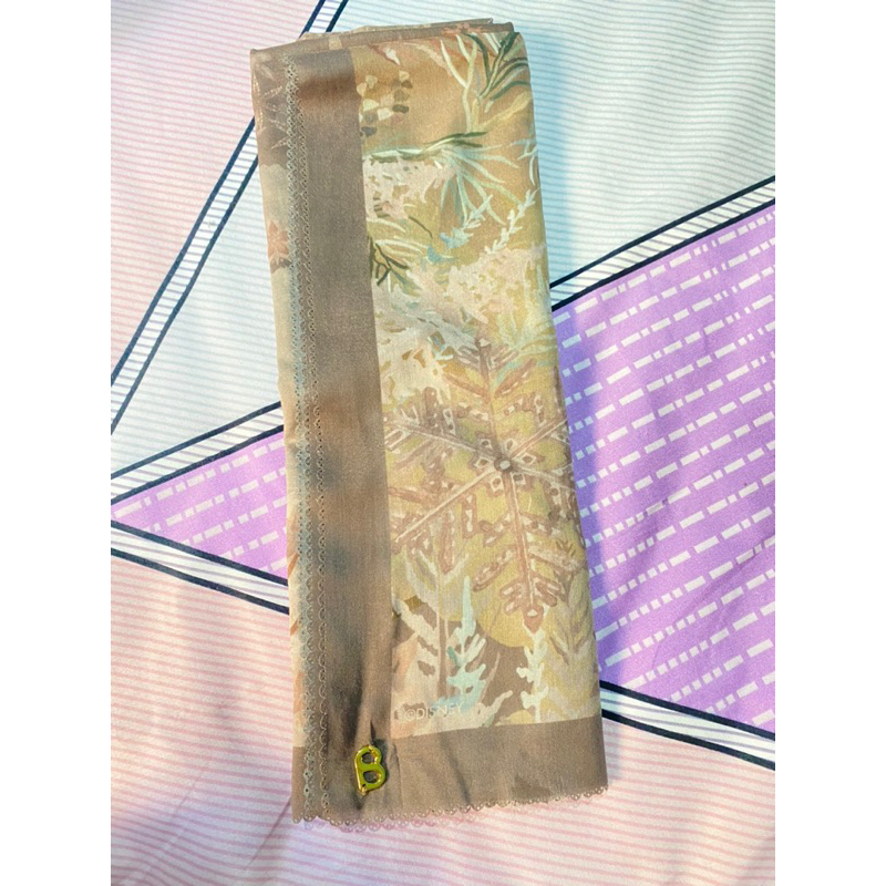 Buttonscarves x Disney Frozen - Brunette (Preloved)