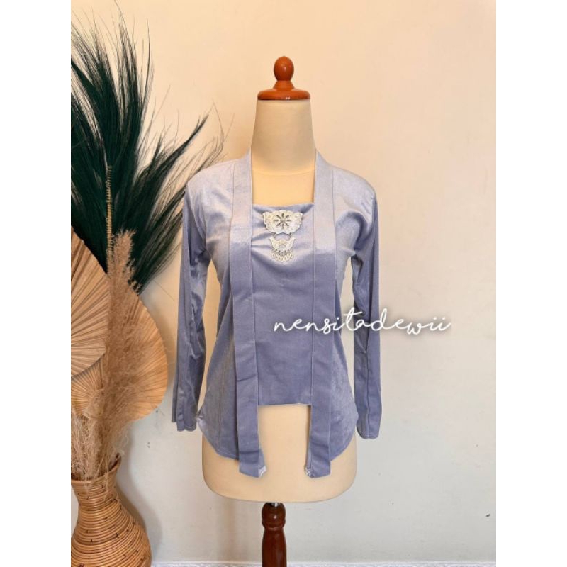 Kebaya Bludru Kutubaru - Warna Baby Blue