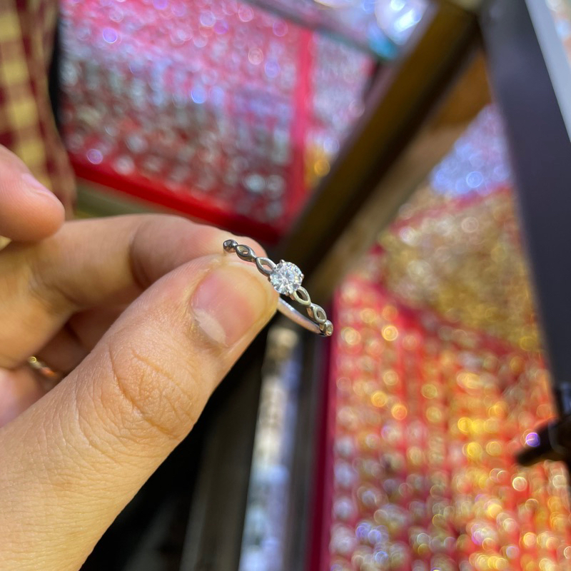 Cincin solitaire emas putih 375%/8k