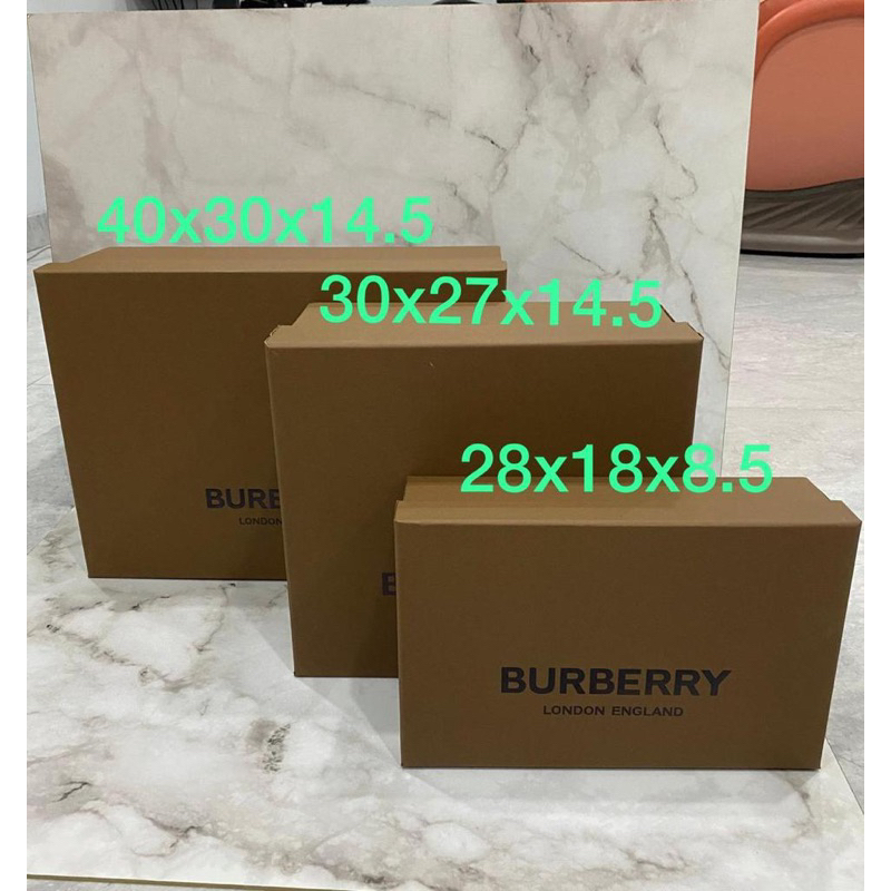 

BURBERRY BOX