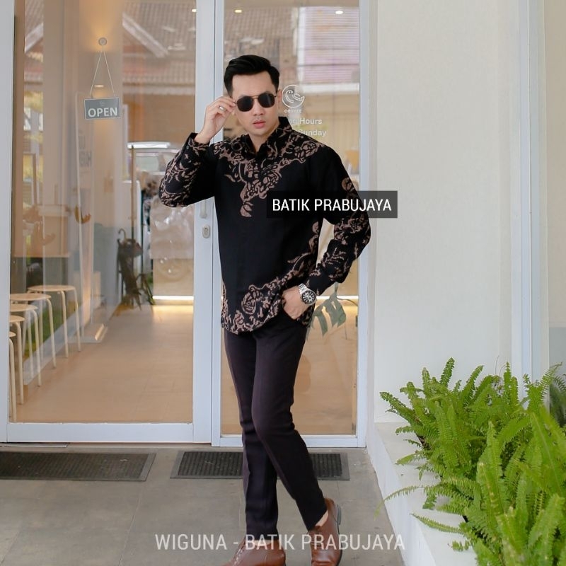 WIGUNA Kemeja Batik Pria Modern Premium Lengan Panjang Terbaru - Baju Hem Batik Pria Hitam Tangan Panjang Cowok Kondangan Pesta Kerja