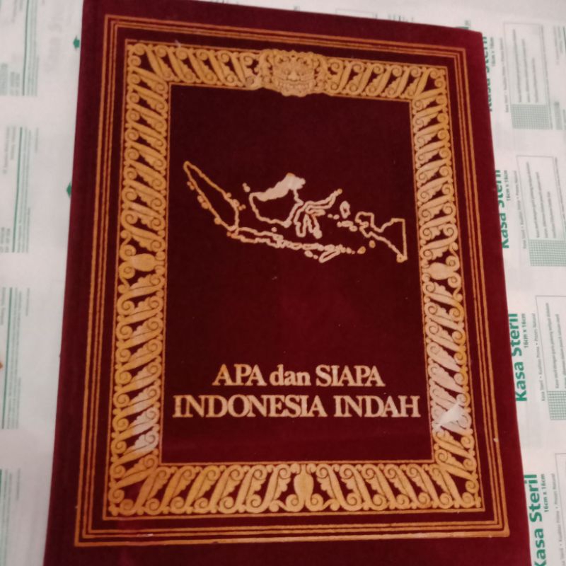 APA DAN SIAPA INDONESIA INDAH 1975