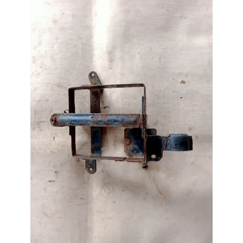 Breket Dudukan Pangkon Tempat Aki Tiger 2000 Lama Tilam Tiger Revo Tirev Second Original