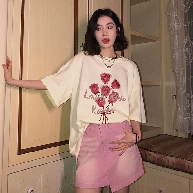 American Retro Rose Motif Printed T-shirt Lengan Pendek Oversize Kekinian Basic Kaos Hitam Wanita