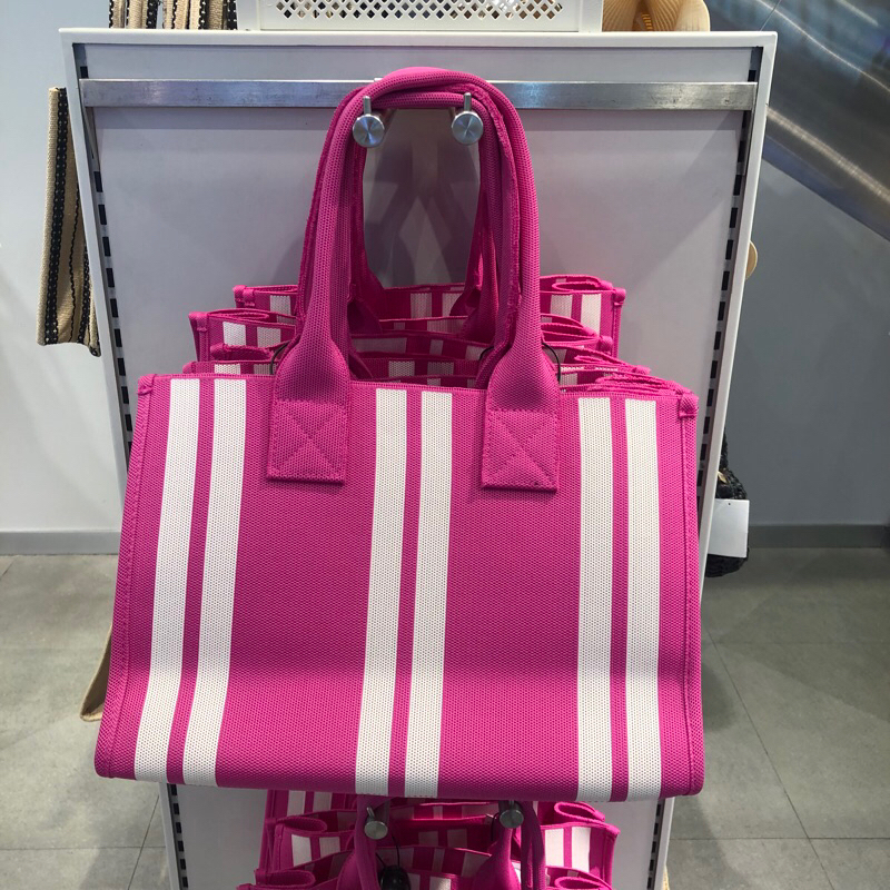 totebag h&m // tote bag h&m // fur bag