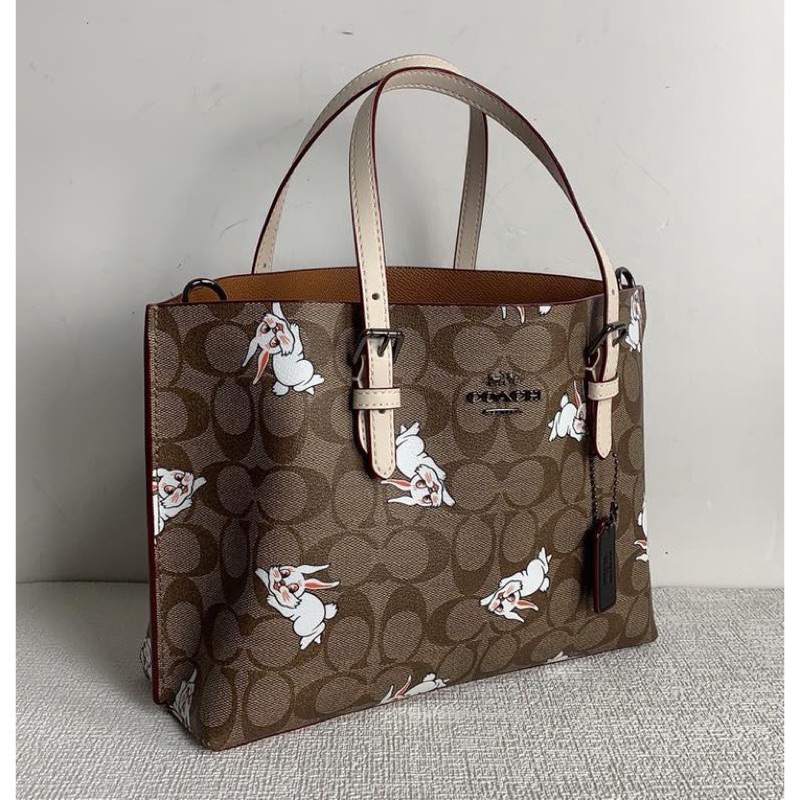 Coach Tote in Signature Canvas Mollie With Patch (CG302)