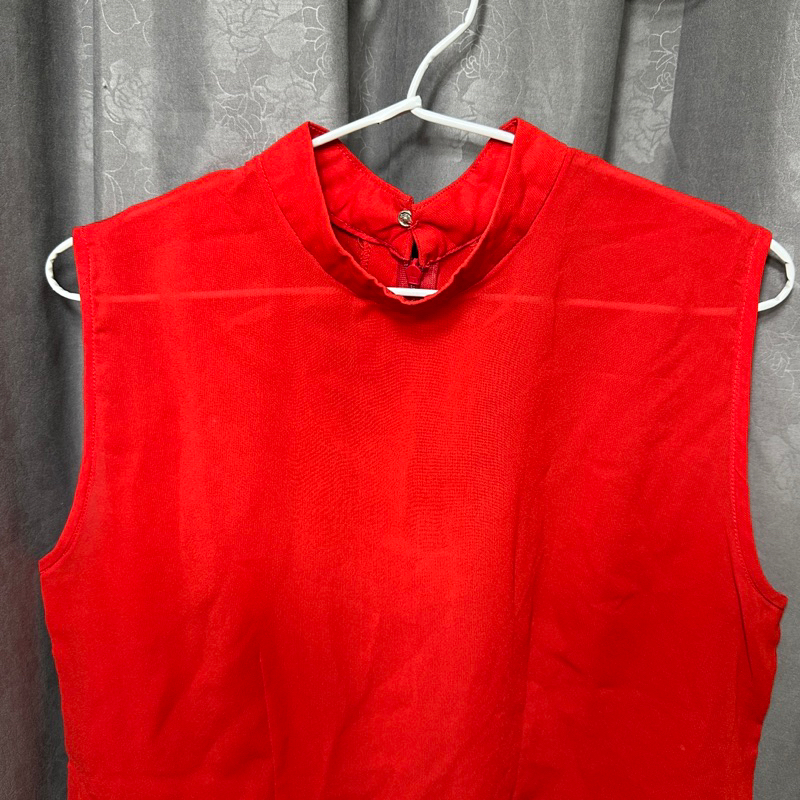 [PRELOVED] Top Tanpa Lengan Red