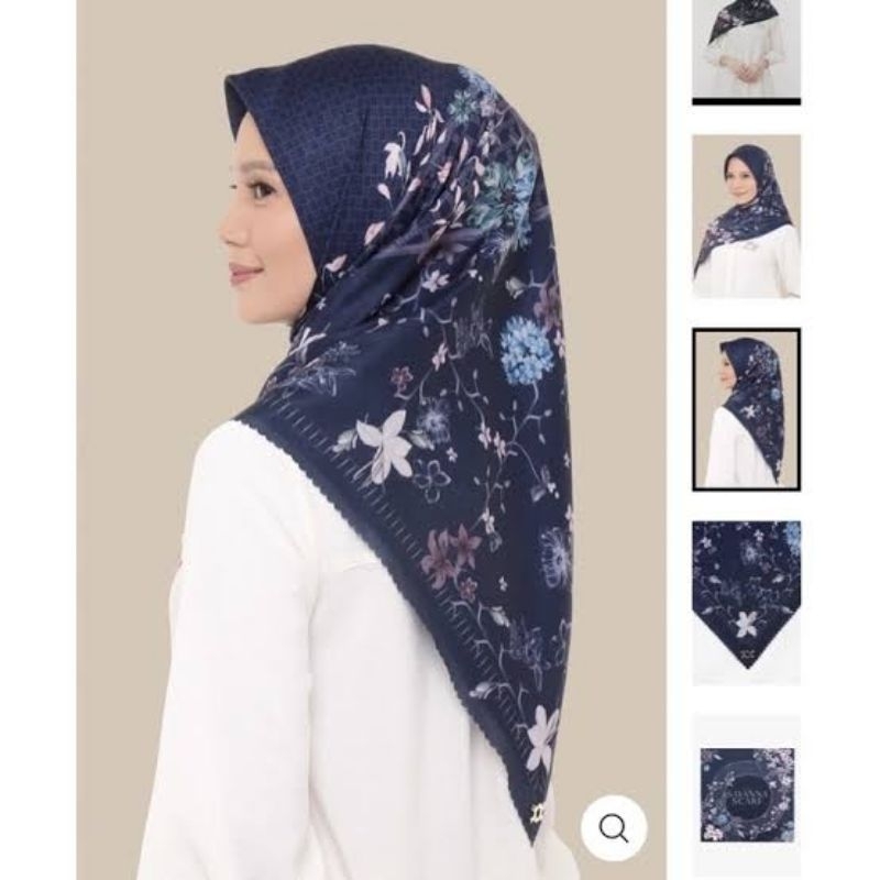 Wearing Klamby Savana Scarf - Bluemine